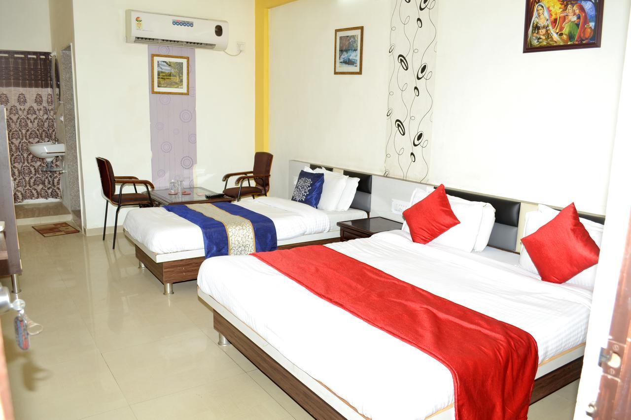 Hotel Neelkanth Residency Gandhinagar Exterior foto
