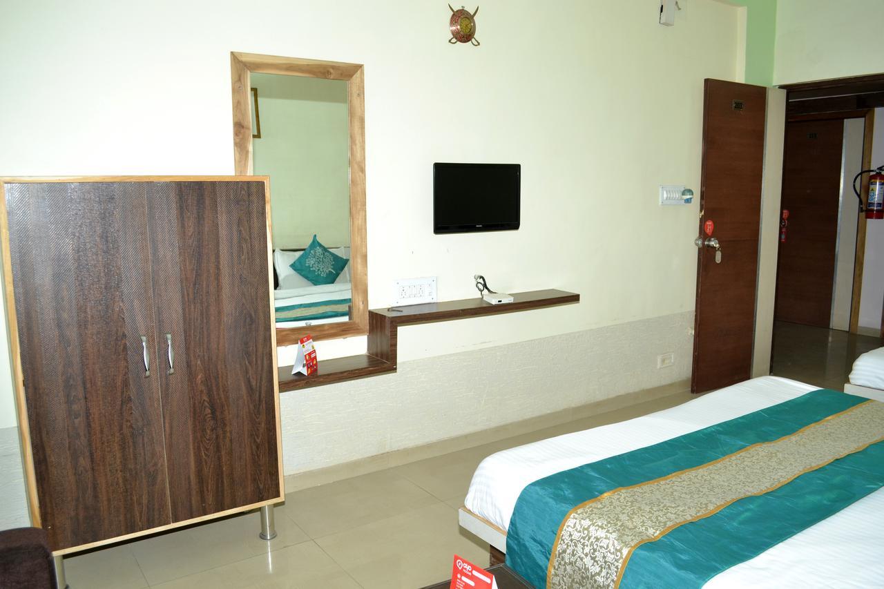Hotel Neelkanth Residency Gandhinagar Exterior foto