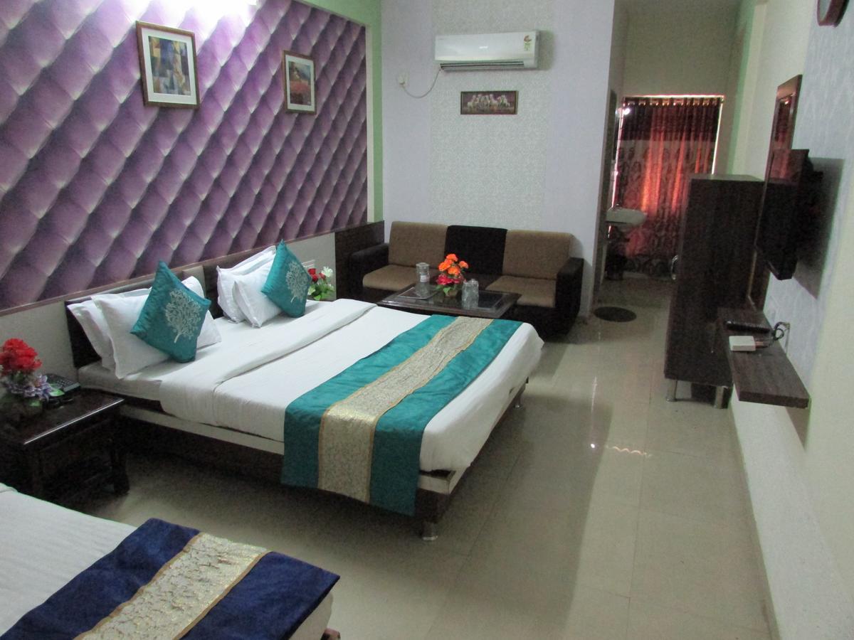 Hotel Neelkanth Residency Gandhinagar Exterior foto
