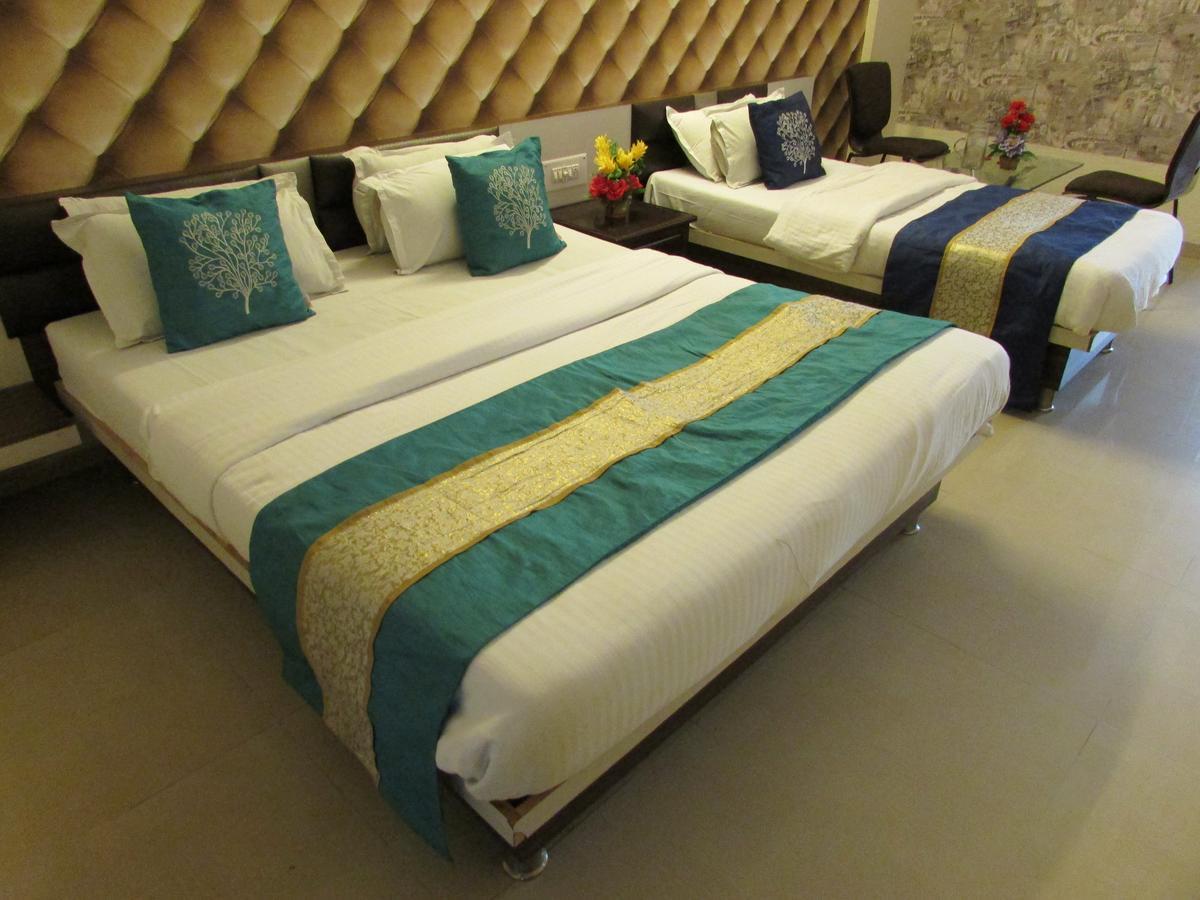 Hotel Neelkanth Residency Gandhinagar Exterior foto